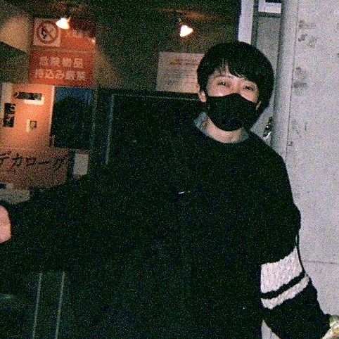 川添彩 KAWAZOE Aya