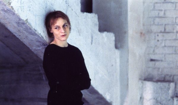メグ・スチュアート、ピエール・クーリブフ《サムウェア・イン・ビトゥイーン》2005/55分 Meg STUART, Pierre COULIBEUF,<i> Somewhere in between</i>, 2005 / 55 min.|© Regards Prod