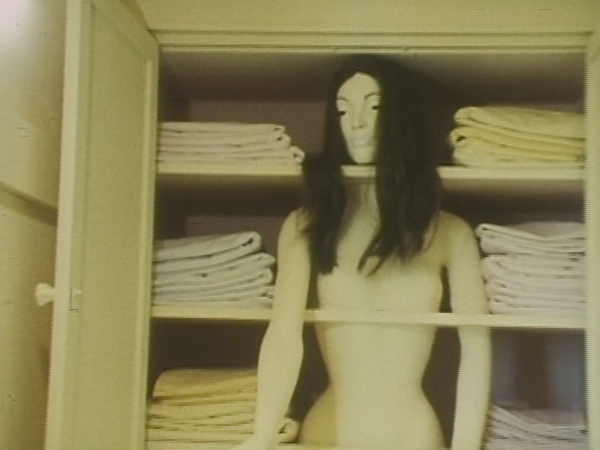 《WOMAN’S HOUSE》1972/13分40秒 <i>WOMAN’S HOUSE</i>/1972/13min. 40sec.