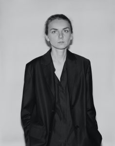 イネサ・ブラシスケ<span>(ゲスト・プログラマー)</span> Inesa BRAŠIŠKĖ <span>(guest programmer)</span>