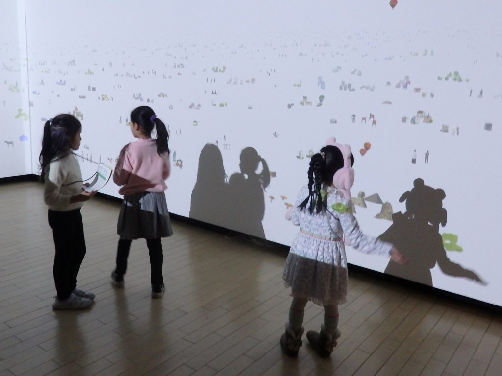 ［要事前申込］ 地域連携ワークショップ 景丘の家と東京都写真美術館の探検プログラム「恵比寿映像祭でじっくりみてみよう！」