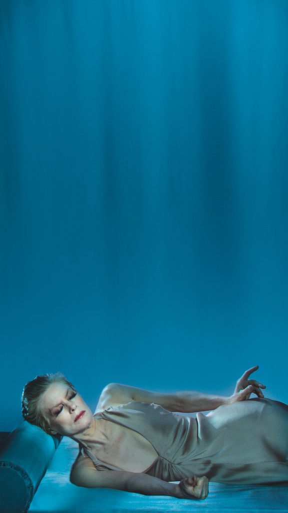 ロバート・ウィルソン展「《浜辺のアインシュタイン》のための11のドローイングと、ルシンダ・チャイルズのビデオポートレイト」